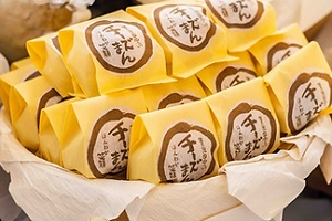 ギャル曽根が選ぶ、かごしま遊楽館にある鹿児島スイーツ1位　チーズまん　菓匠田中