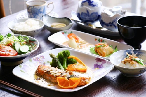 【人生の楽園】和歌山・日高町「Coast Cafe 楽」とゲストハウス！湯川夫婦のお店